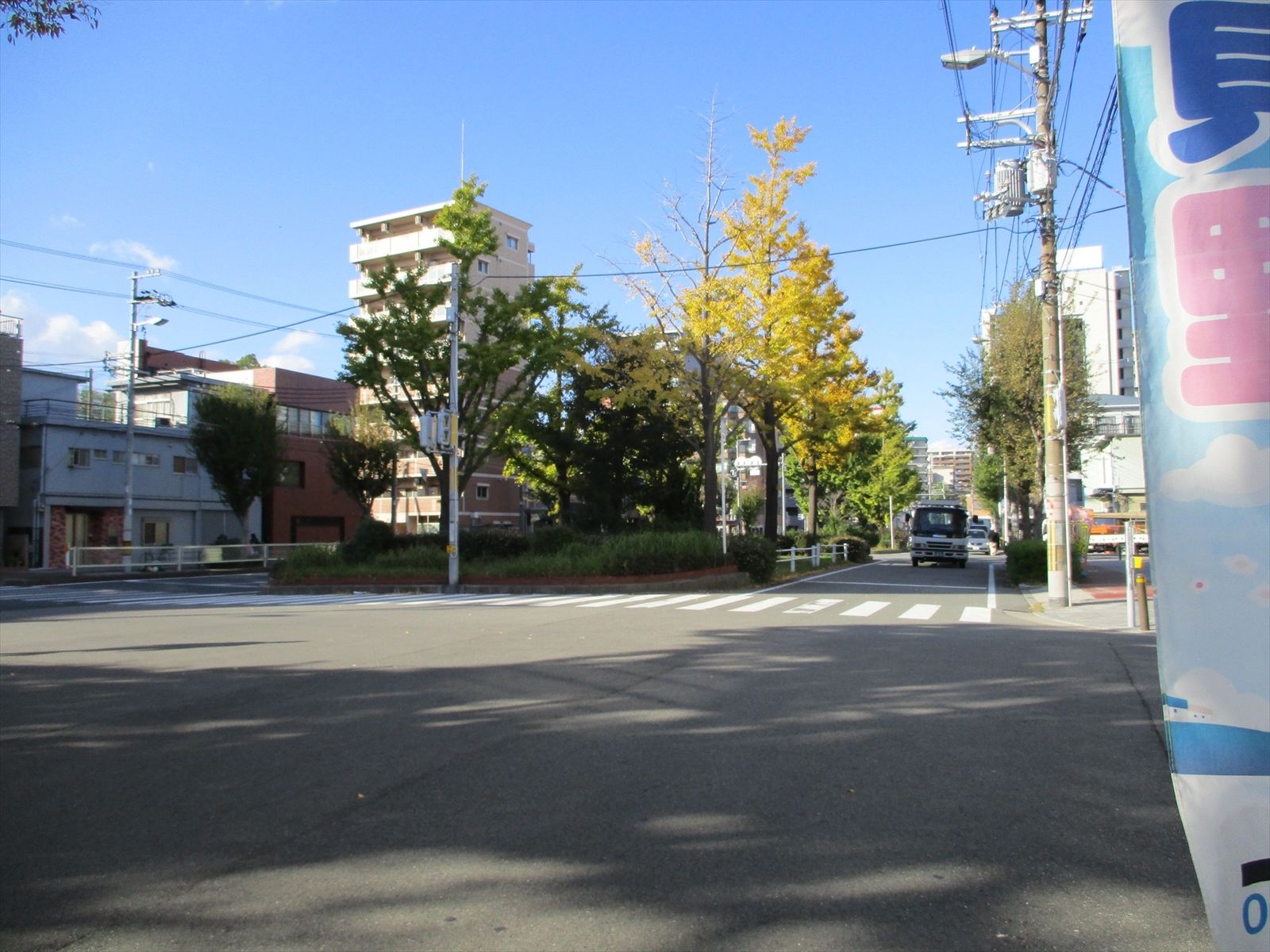 アイメックスビル前面の道路