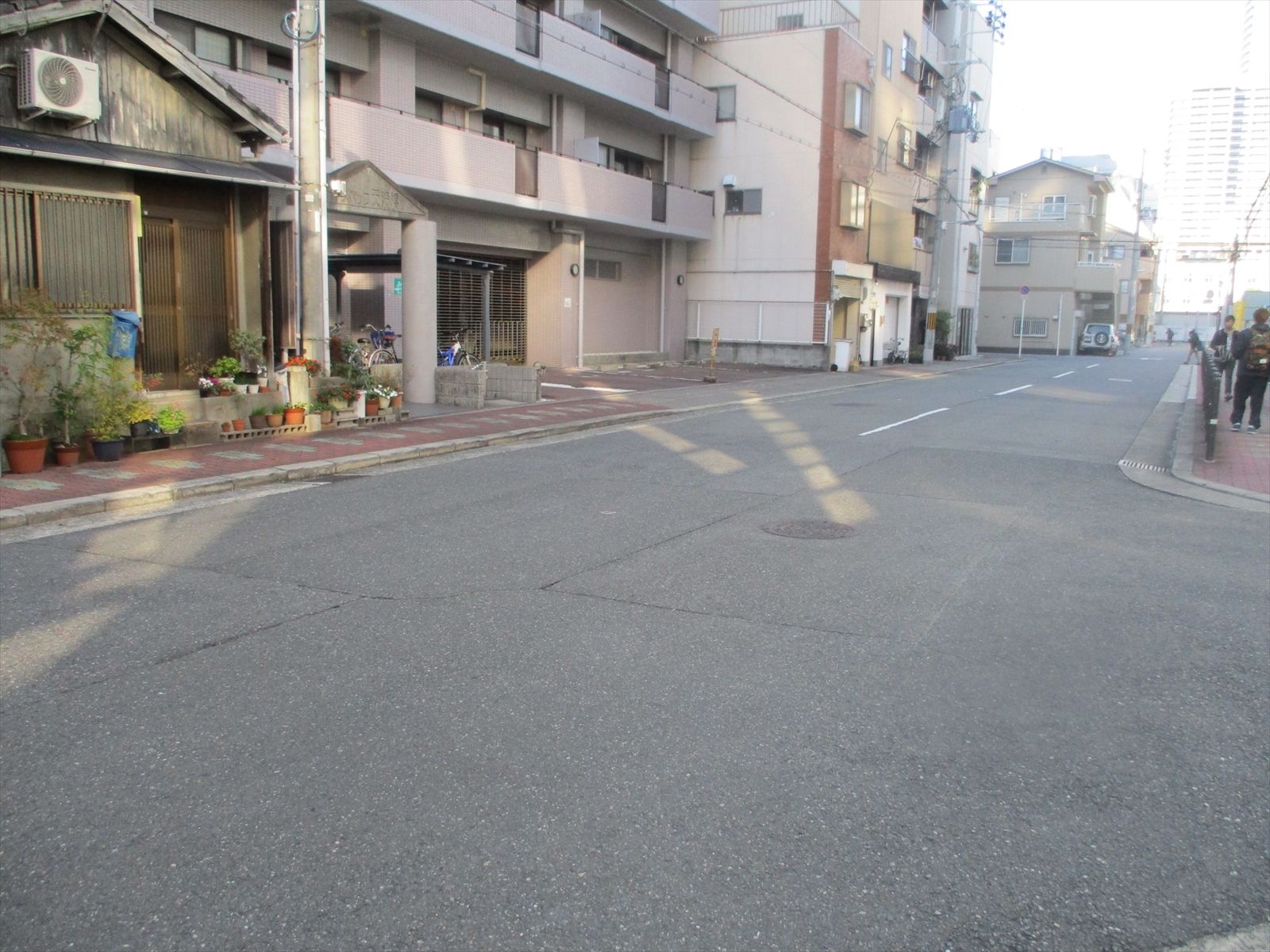 シマヨシセンチュリー21ビル前面の道路