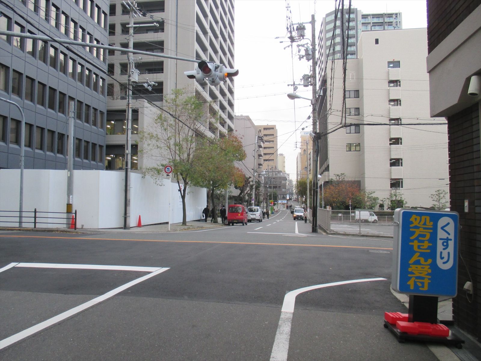 オフィスビル前面道路