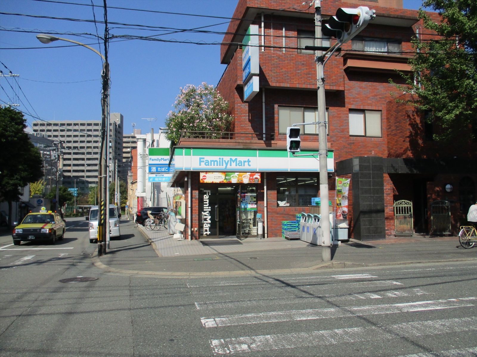 最寄りのファミリーマート博多対馬小路店
