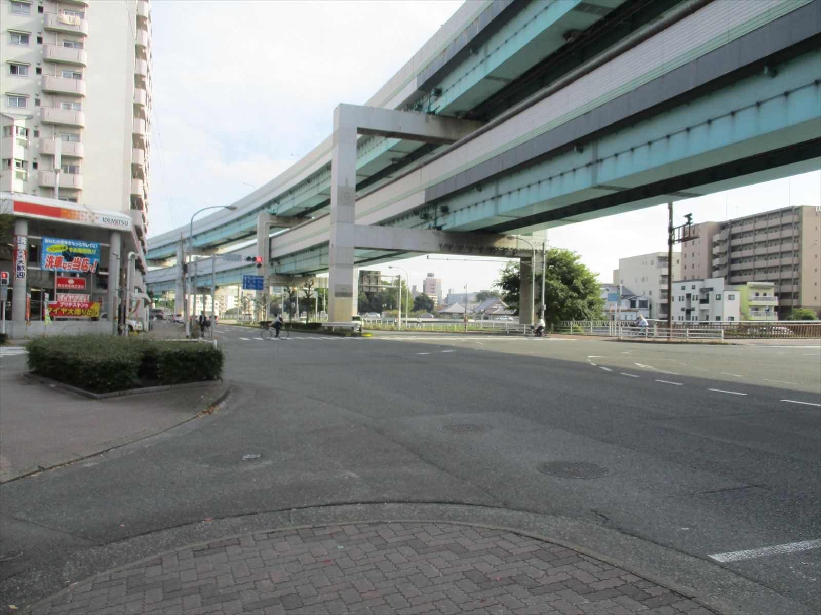 通り沿いの福岡都市高速環状線