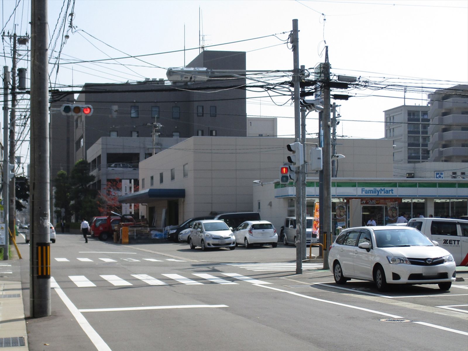 徒歩2分のファミリーマート博多駅南四丁目店