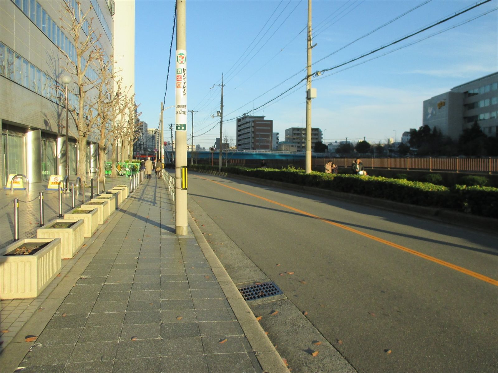 JR京橋駅NKビル前面道路