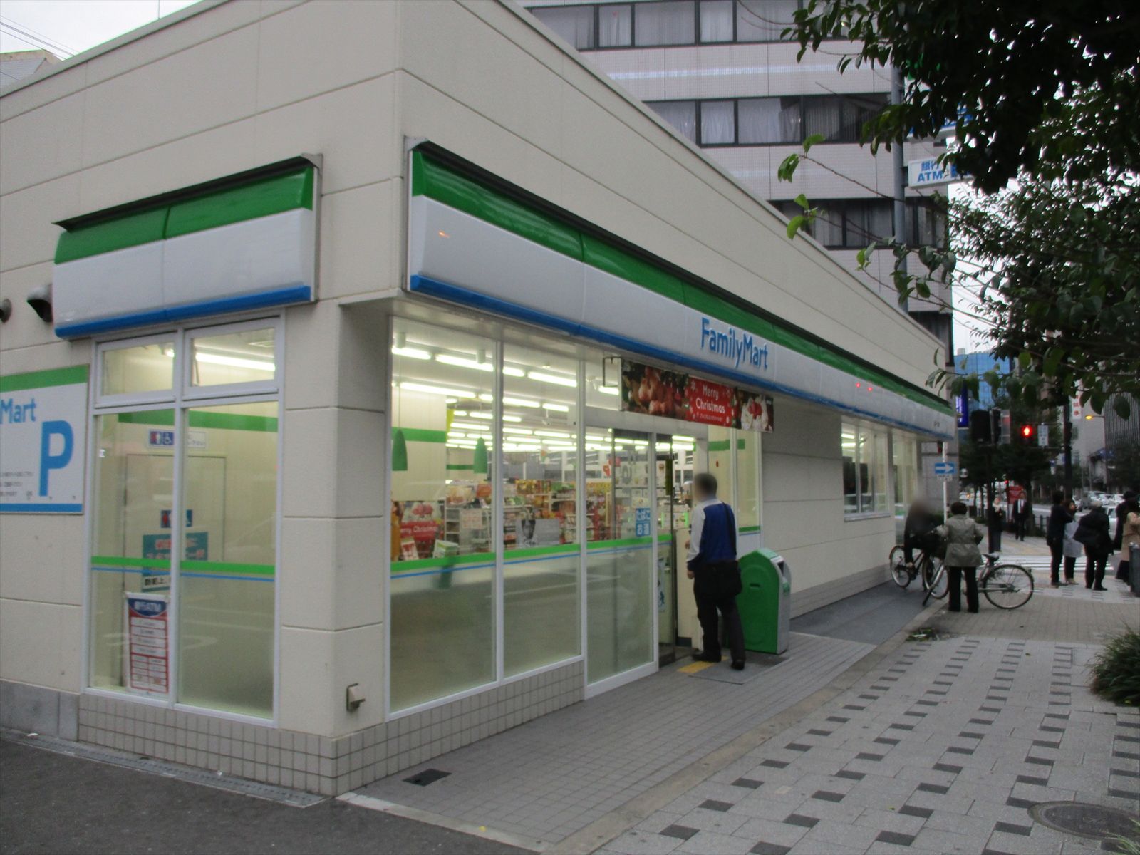 隣のファミリーマート北浜1丁目店