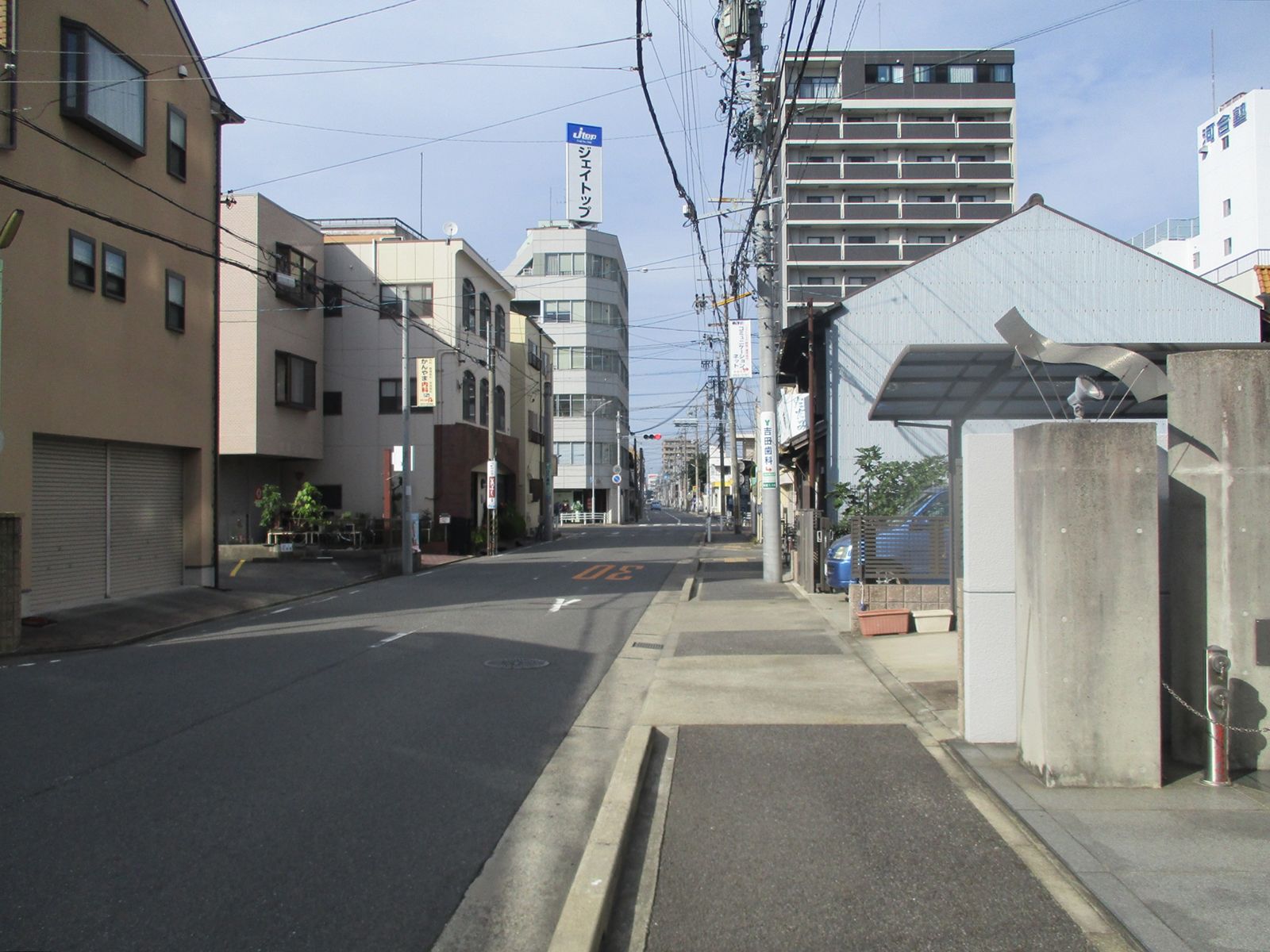 KSビル前面の通り