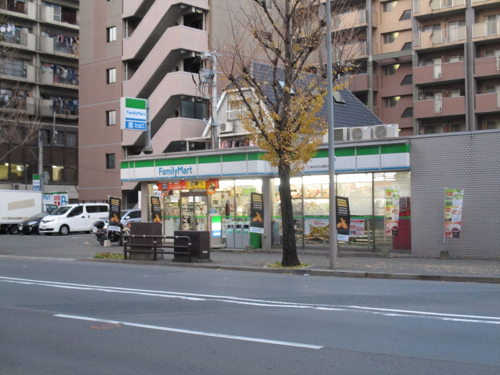 こくてつ通り沿いのファミリーマート
