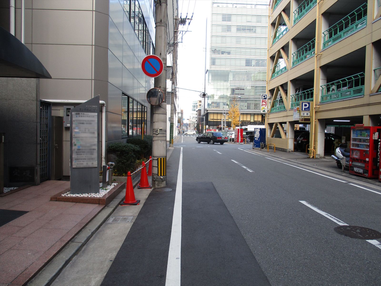 博多駅南MTビル前面の通り