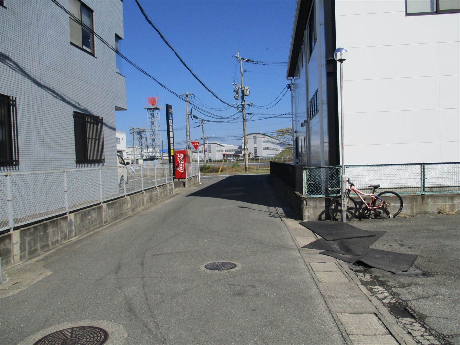 狩野ビル前面の通り