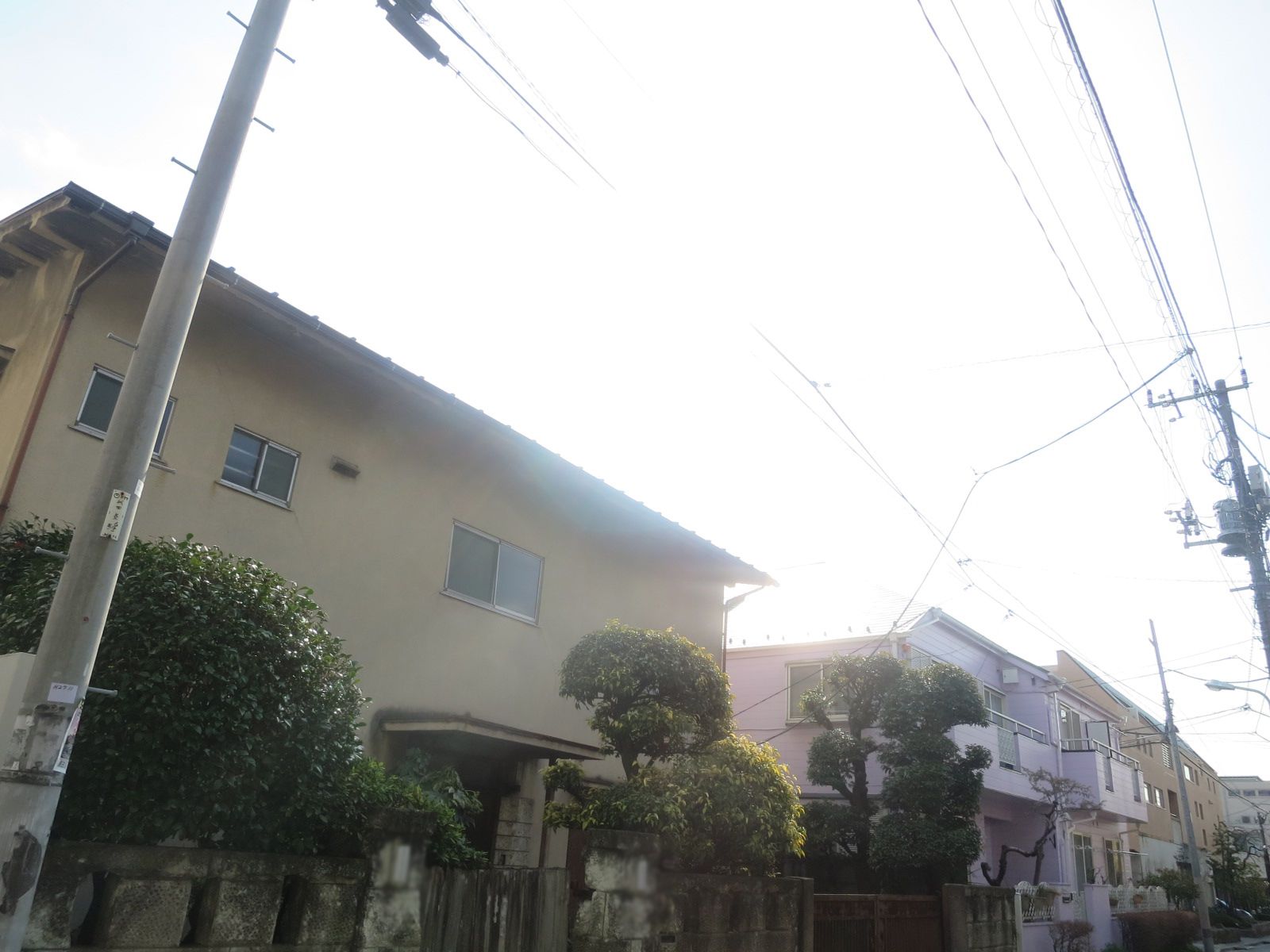 周囲は住宅街