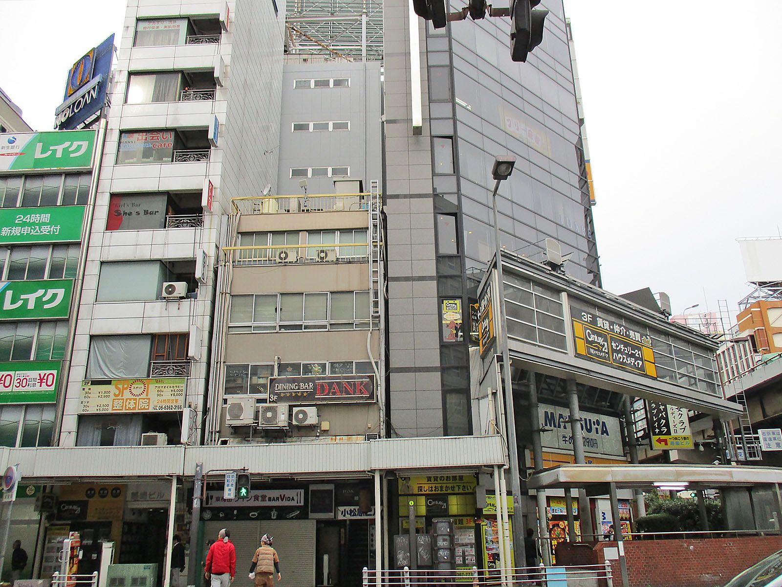 ADビル梅田周辺の様子