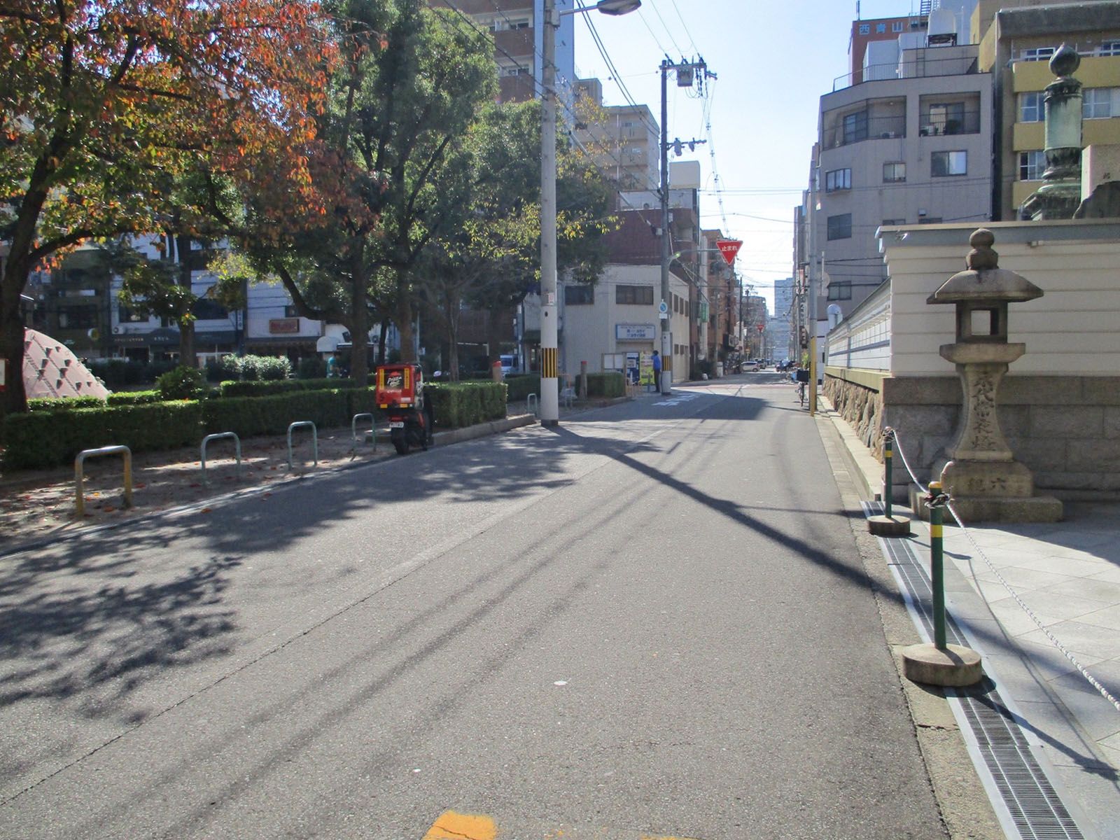 すえひろビル前面の通り