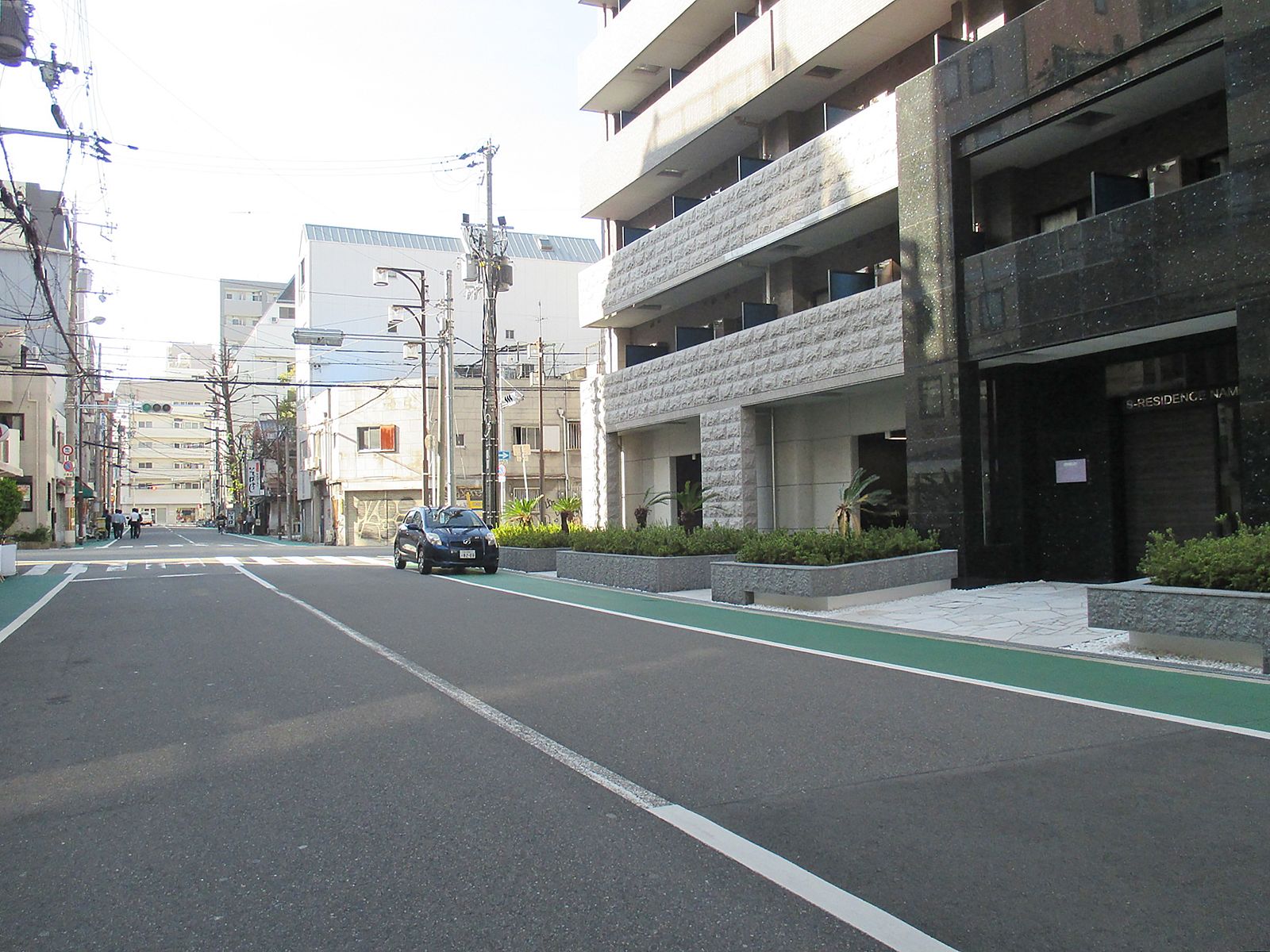 鎌田ビル前の通り
