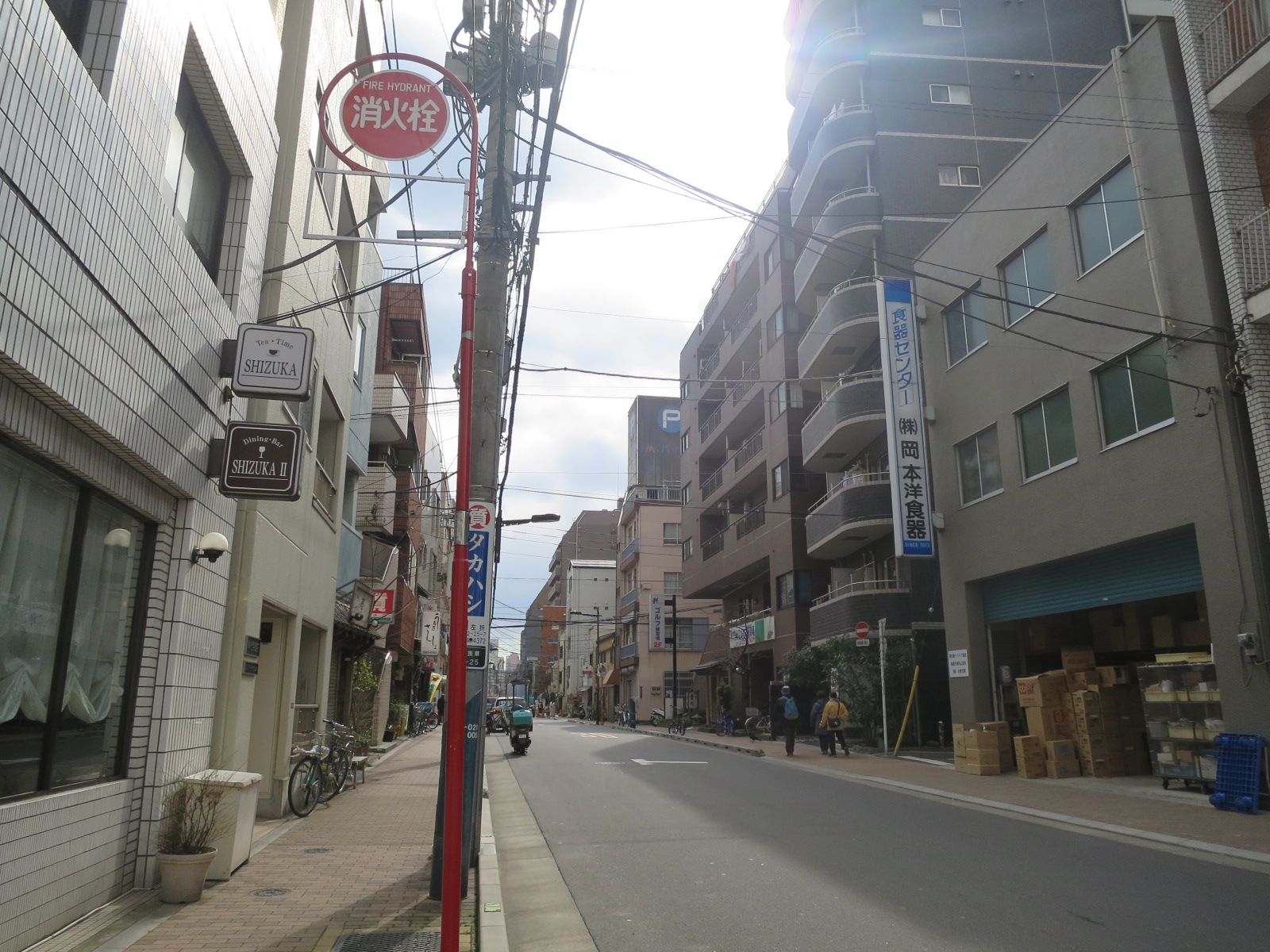 周辺は住宅街
