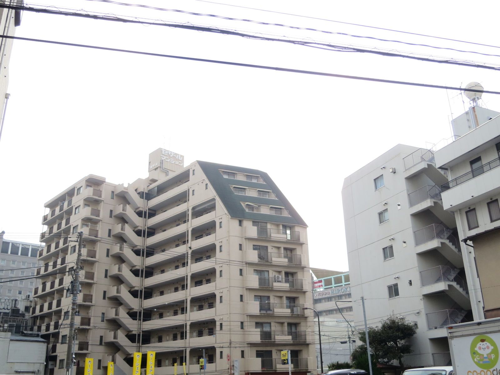 周囲は住宅街