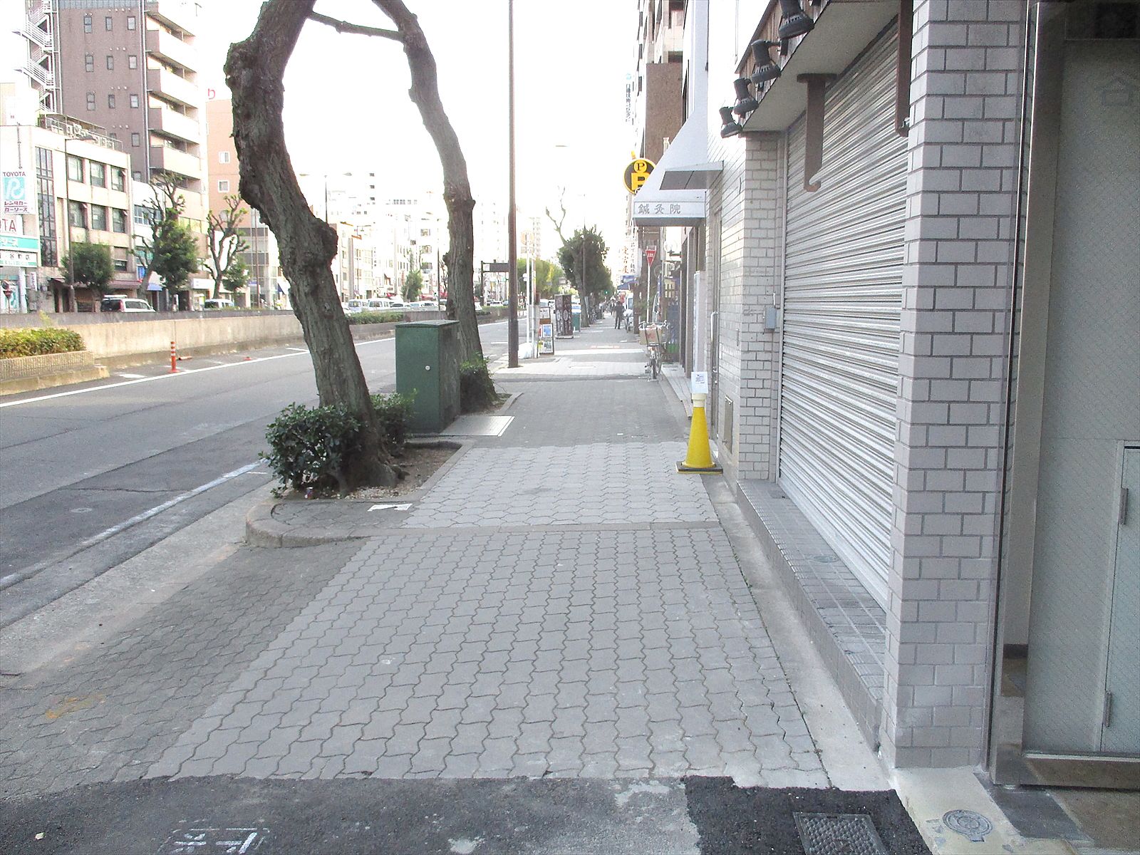 第5松屋ビル前面の通り