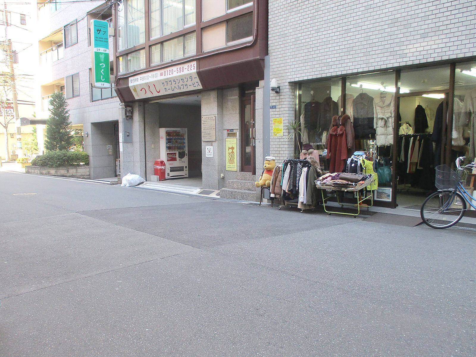 片岡ビル前面の通り