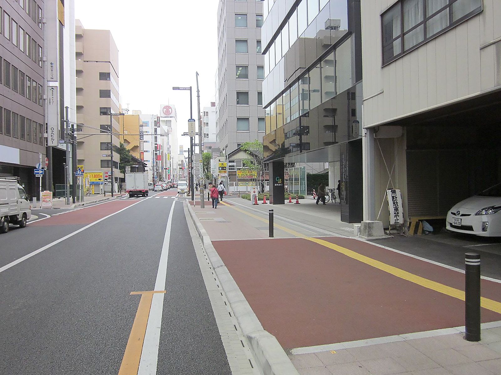 オフィス前面の旧中山道