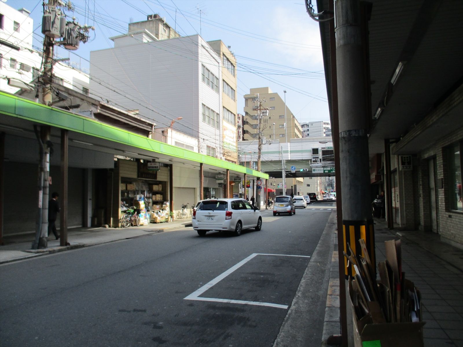 FUKU BLD.南久宝寺前面の通り
