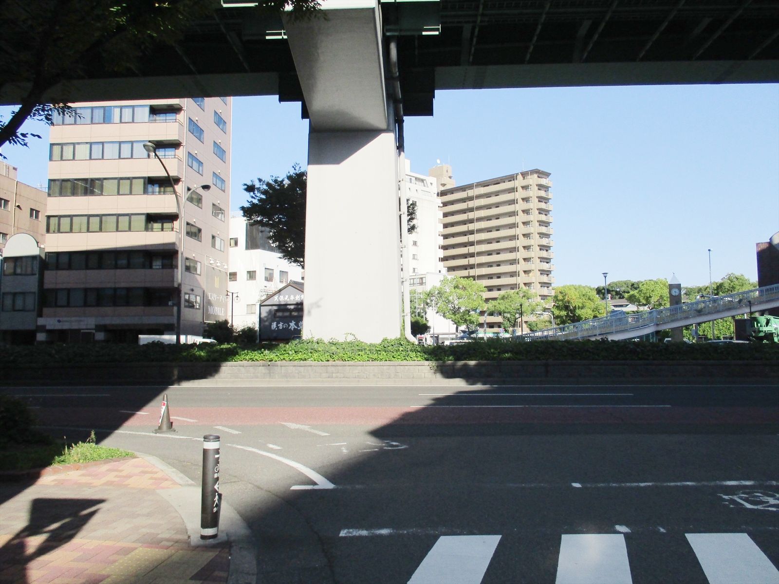 鵜飼ビル前道路