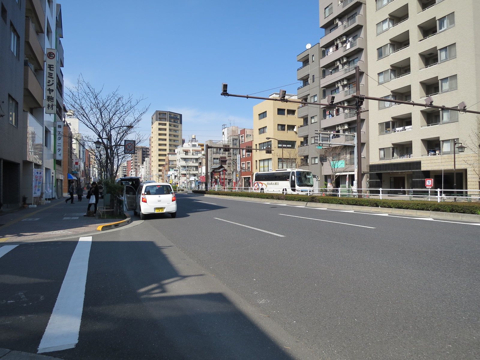 カワマタビル前面の通り