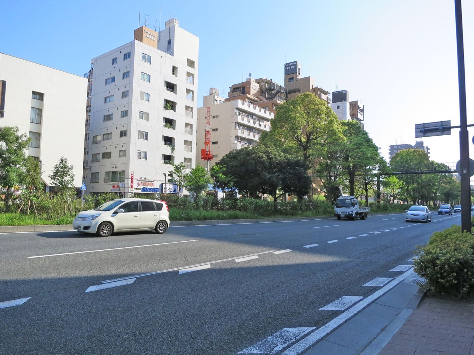 川崎KJビル前面の第一京浜