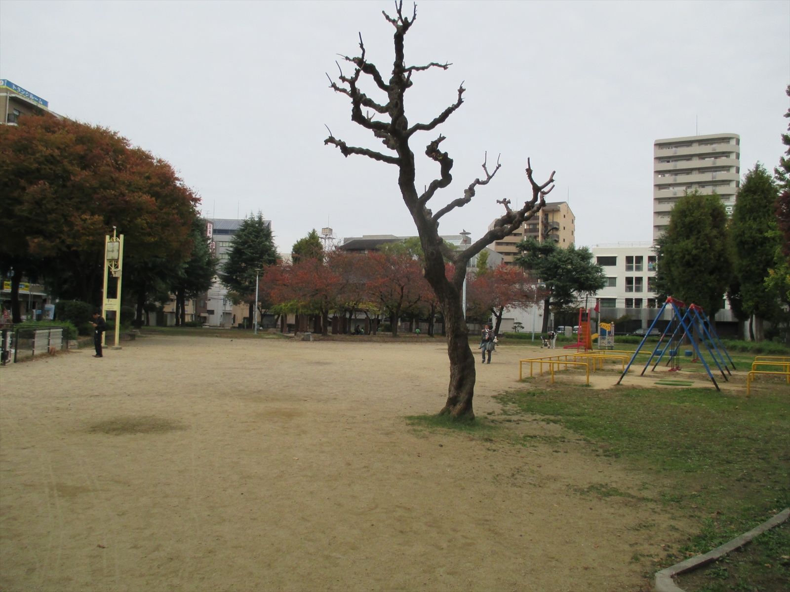 徒歩10分圏内の豊崎東公園