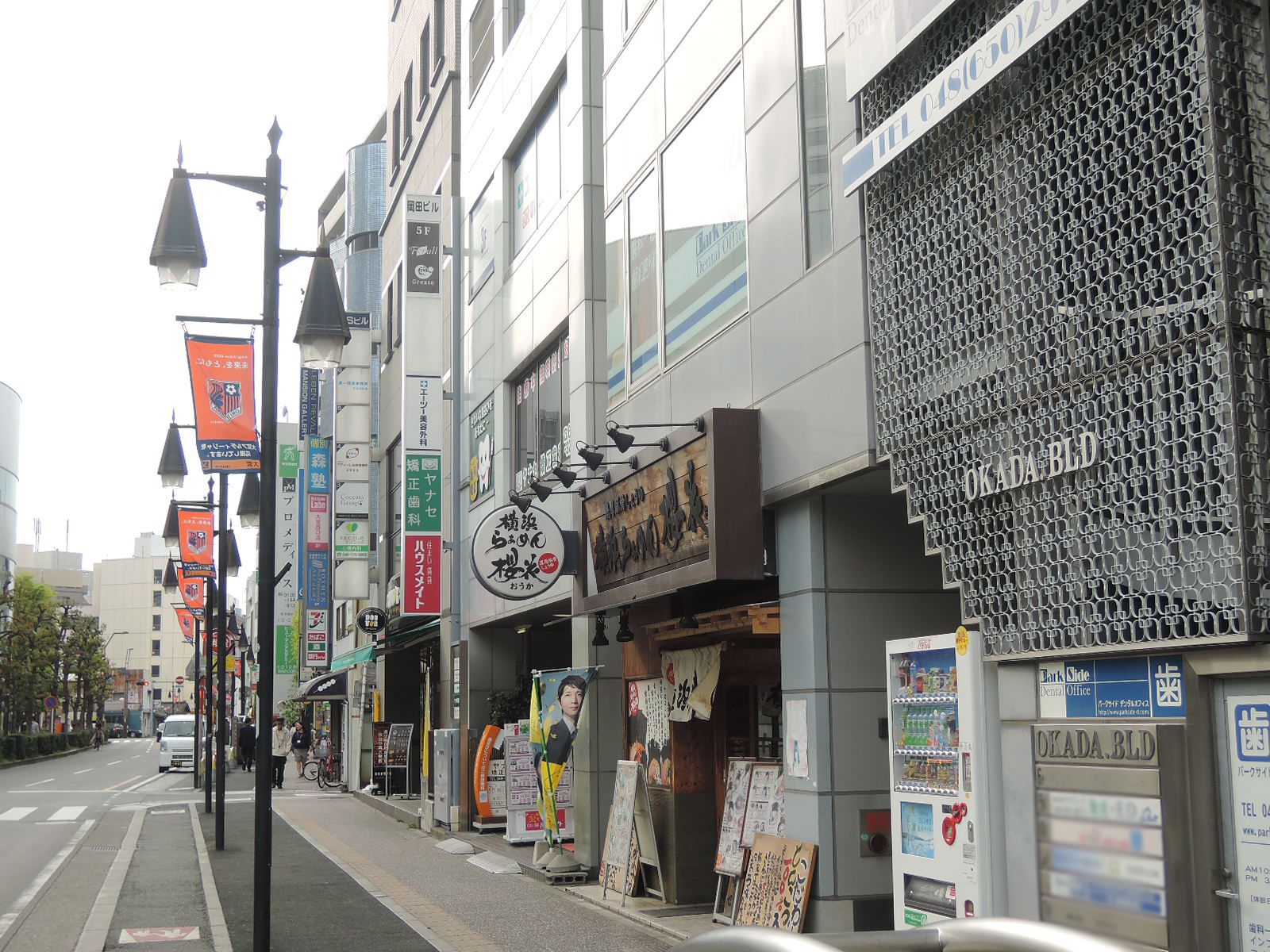 店舗立ち並ぶエリア