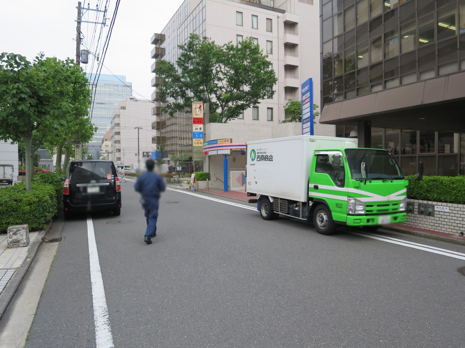 横浜西口加藤ビル前面の通り