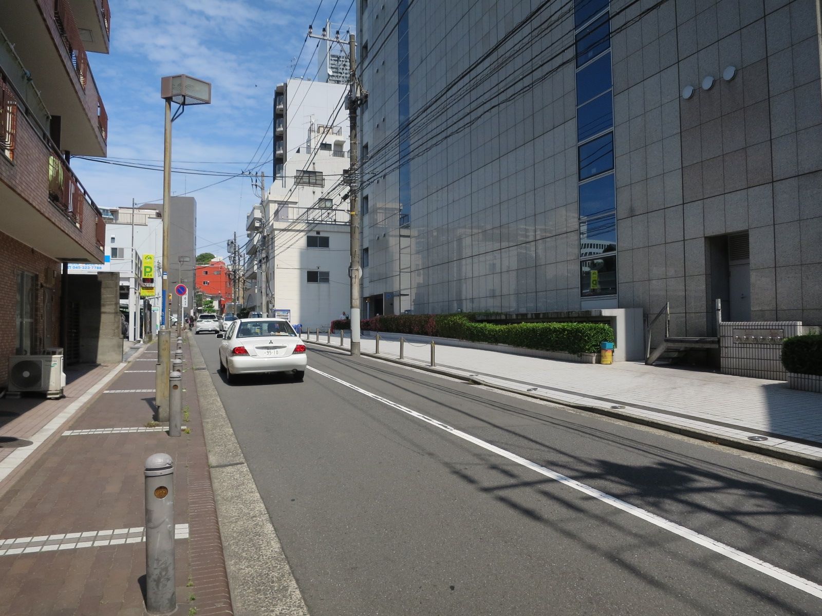 アーバンセンター横浜ウエスト前面の旧東海道