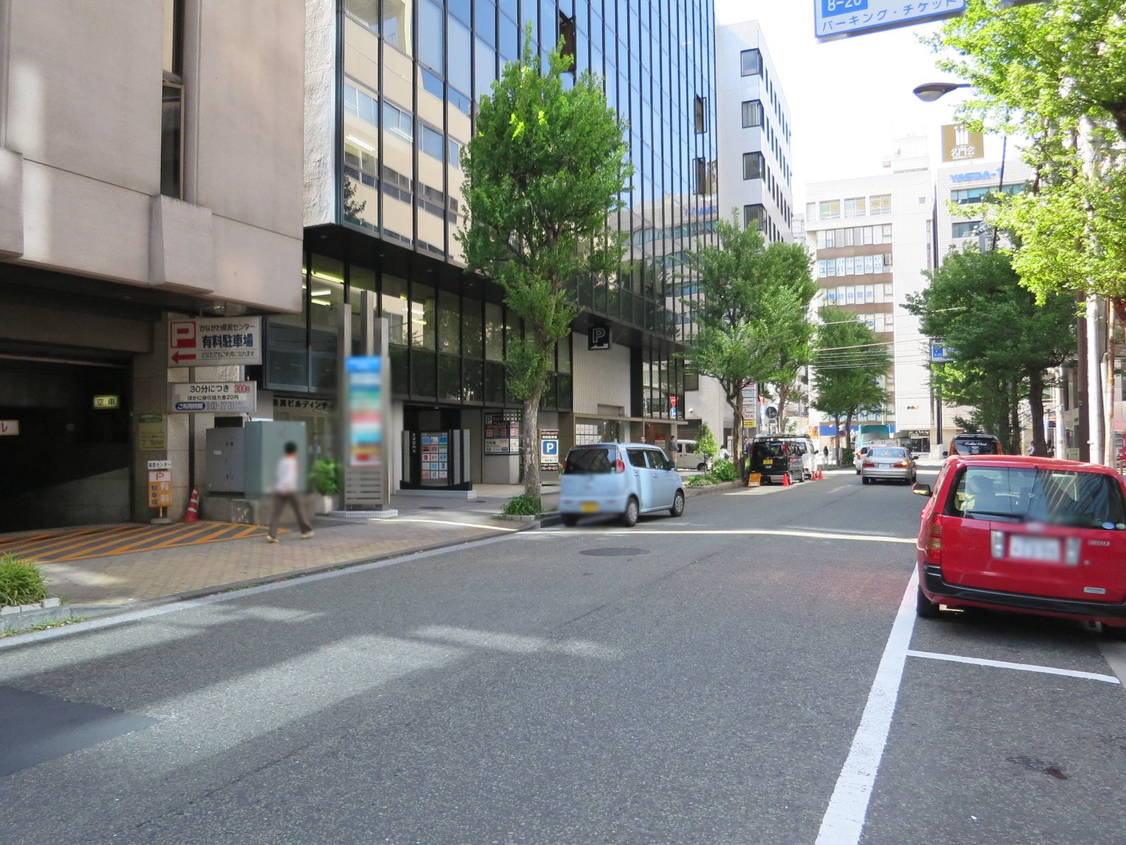 谷川ビル前面の通り