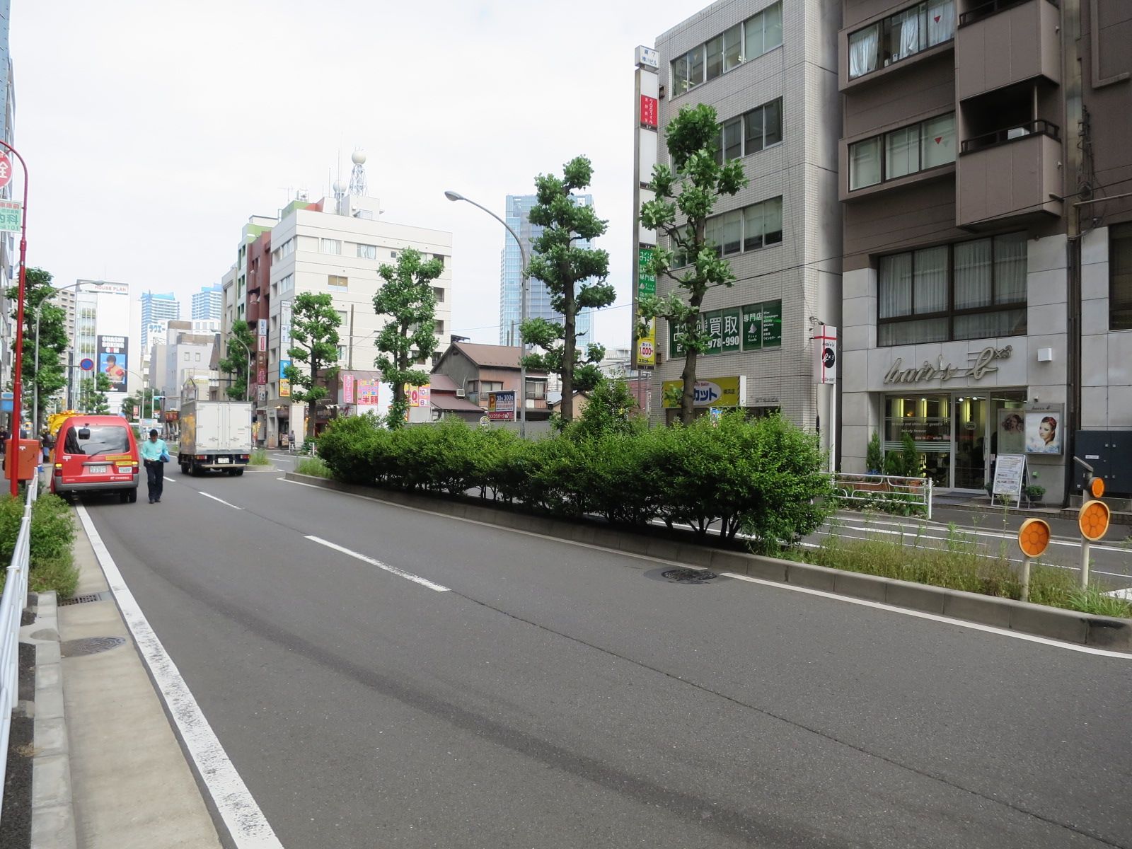ダイヤビル前面の通り