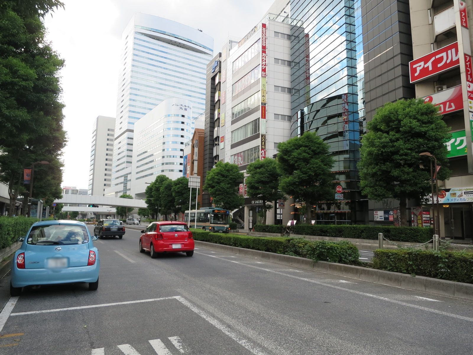 東栄ビル前面の通り