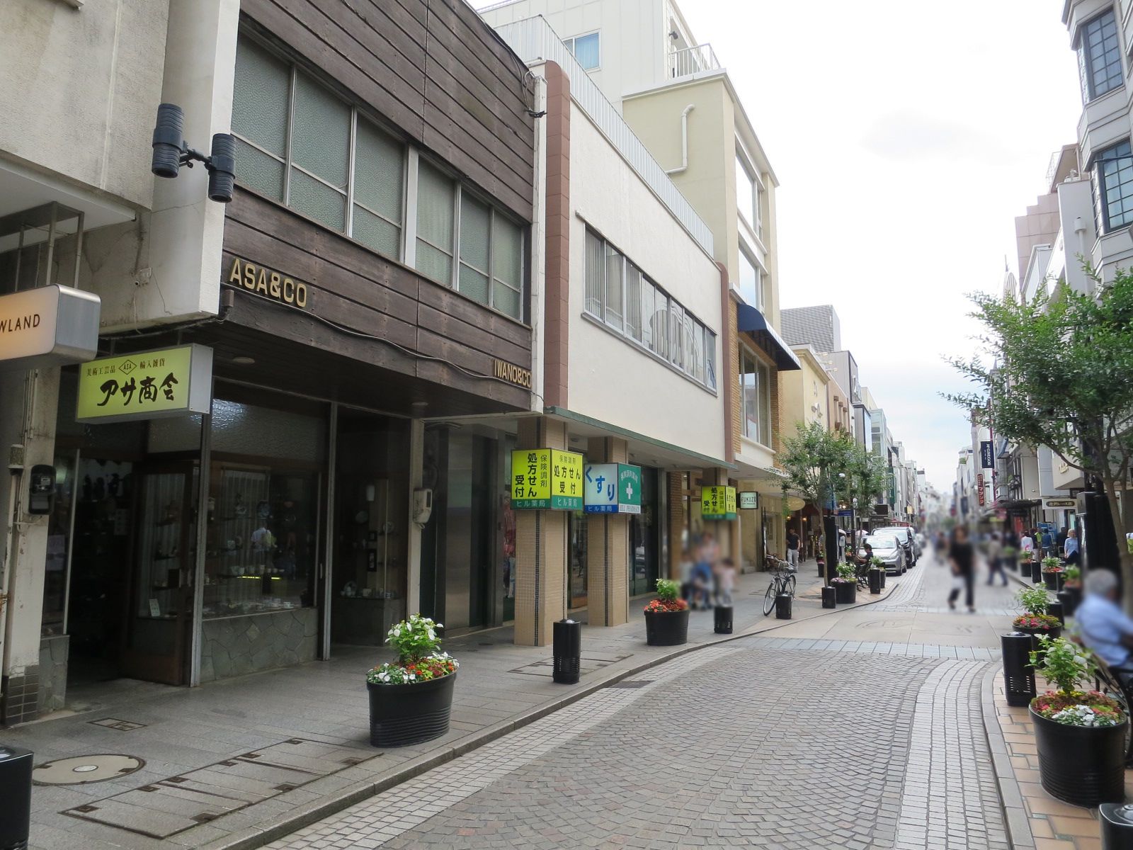 MID横濱元町前面の元町通り