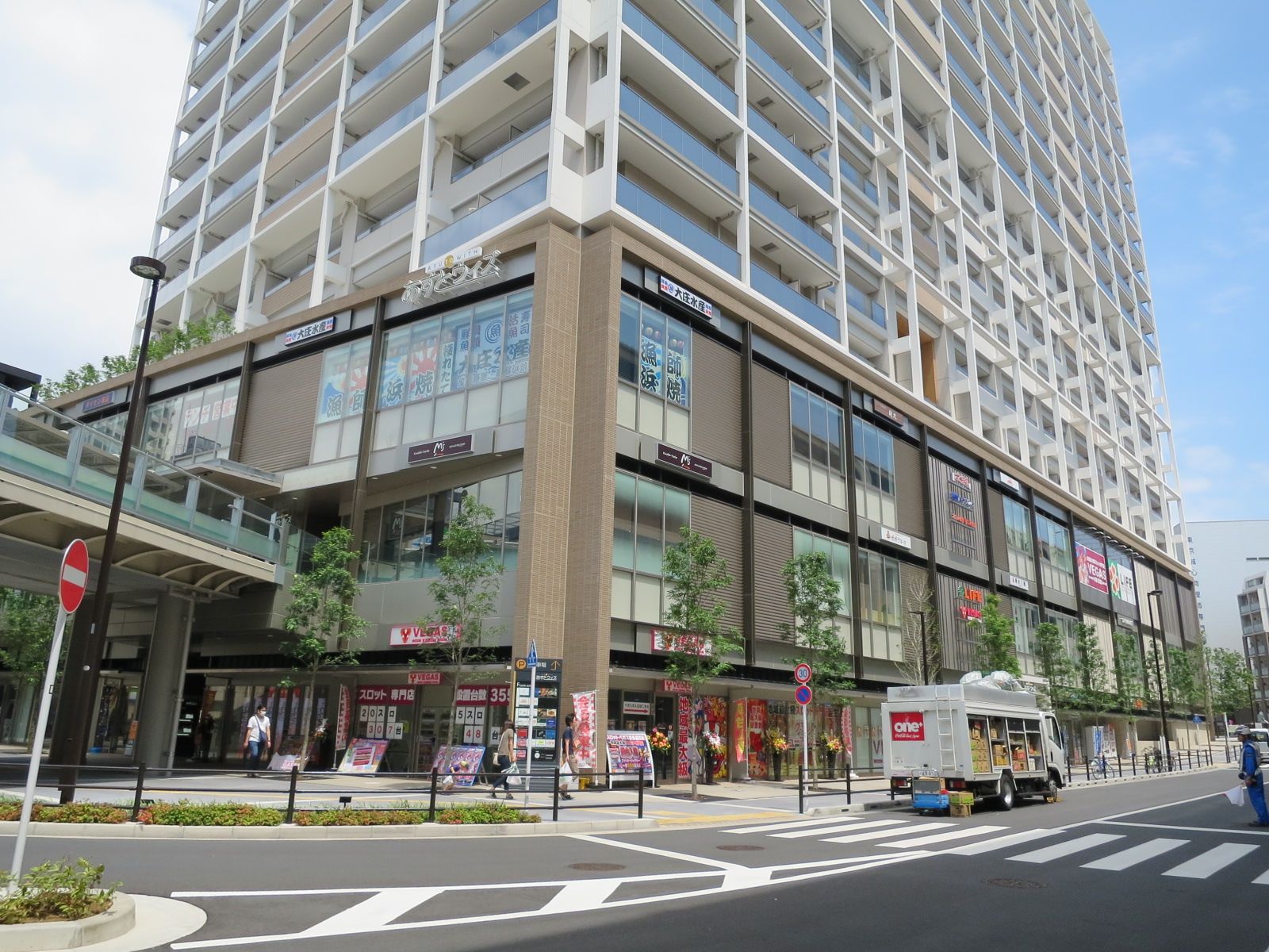 駅前のショッピングモールあすとウィズ