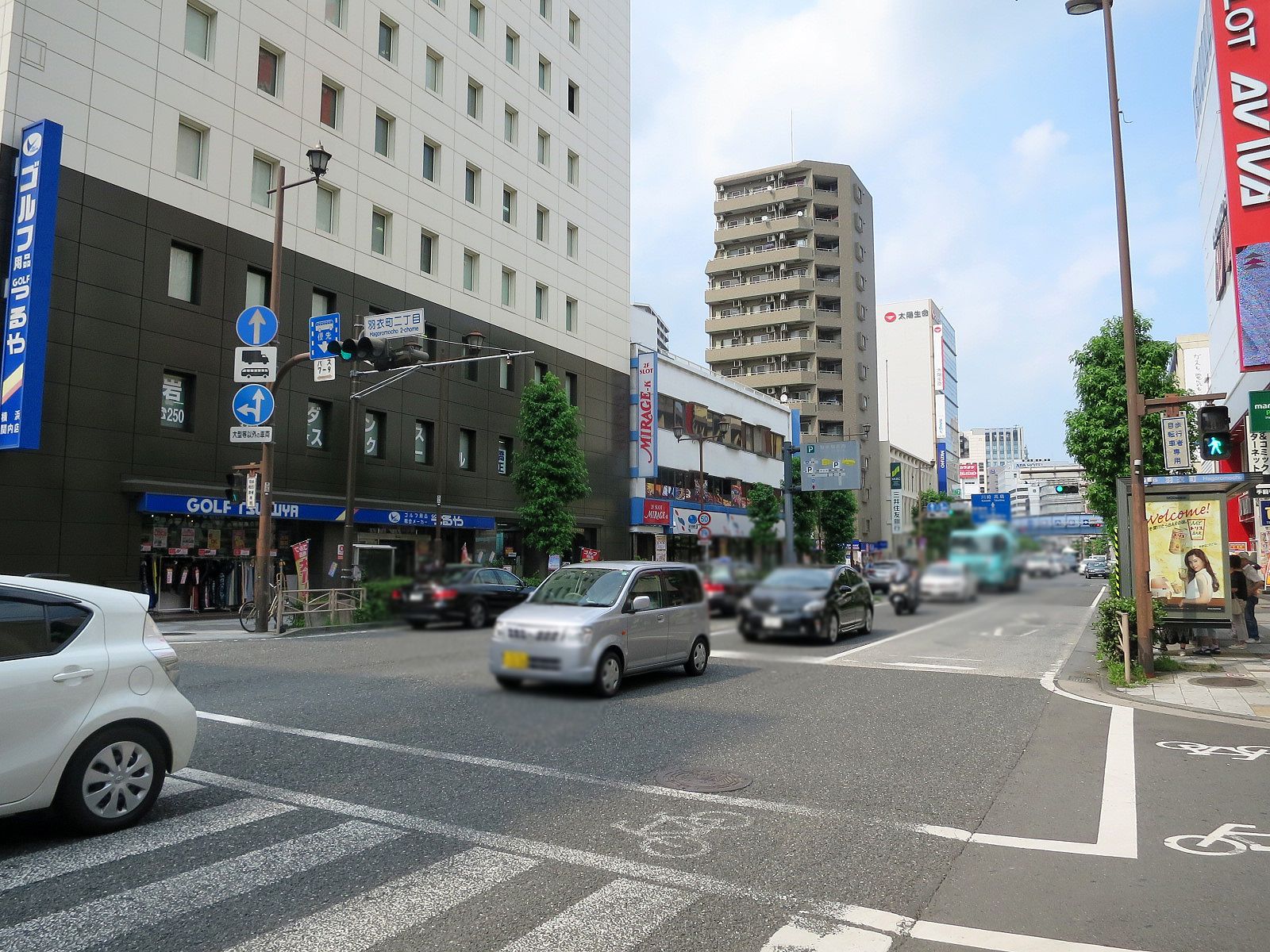 オフィスビル前面道路
