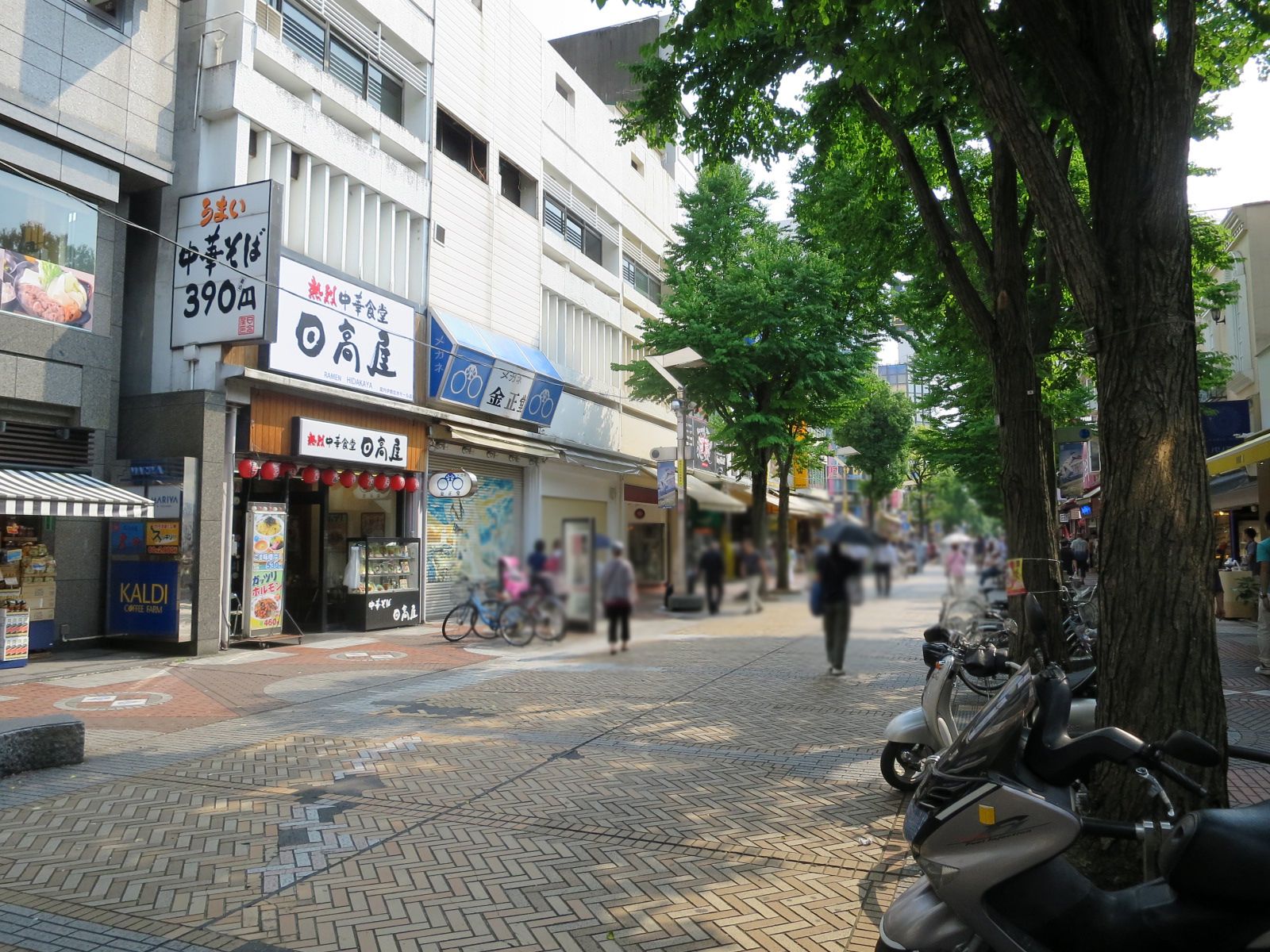 伊勢佐木モール沿い