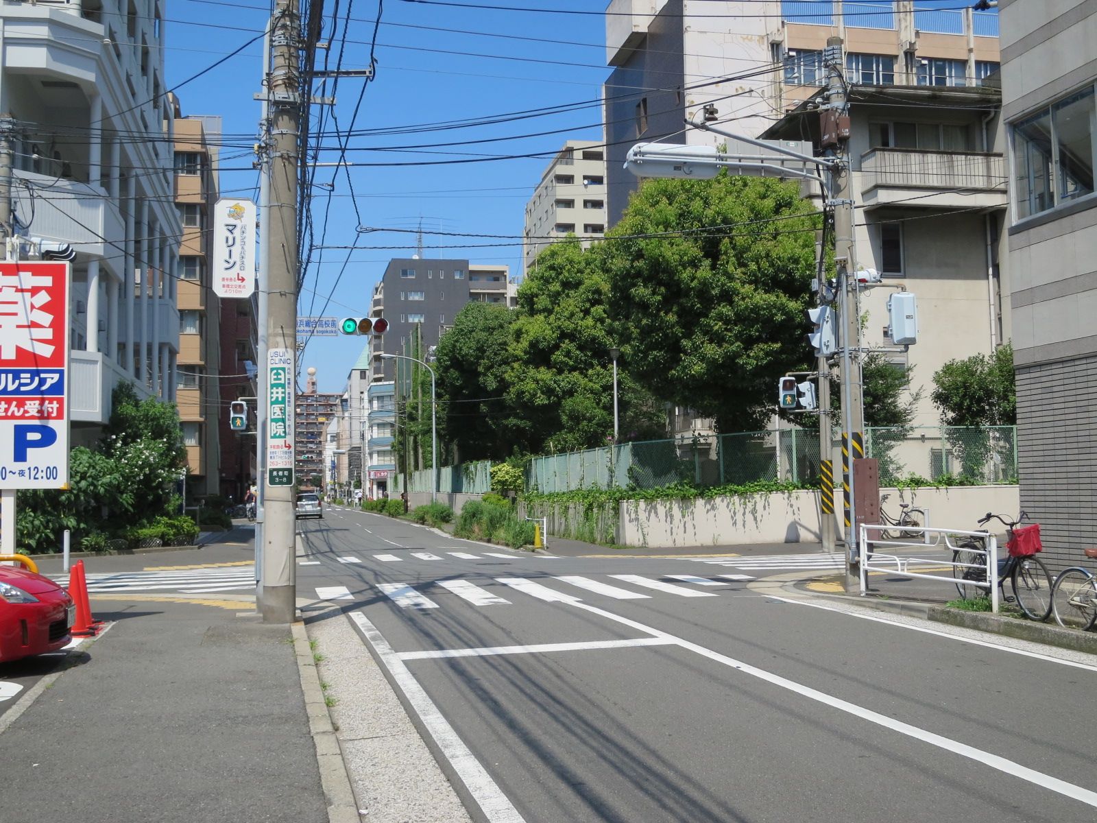 セントラルビル前面の通り