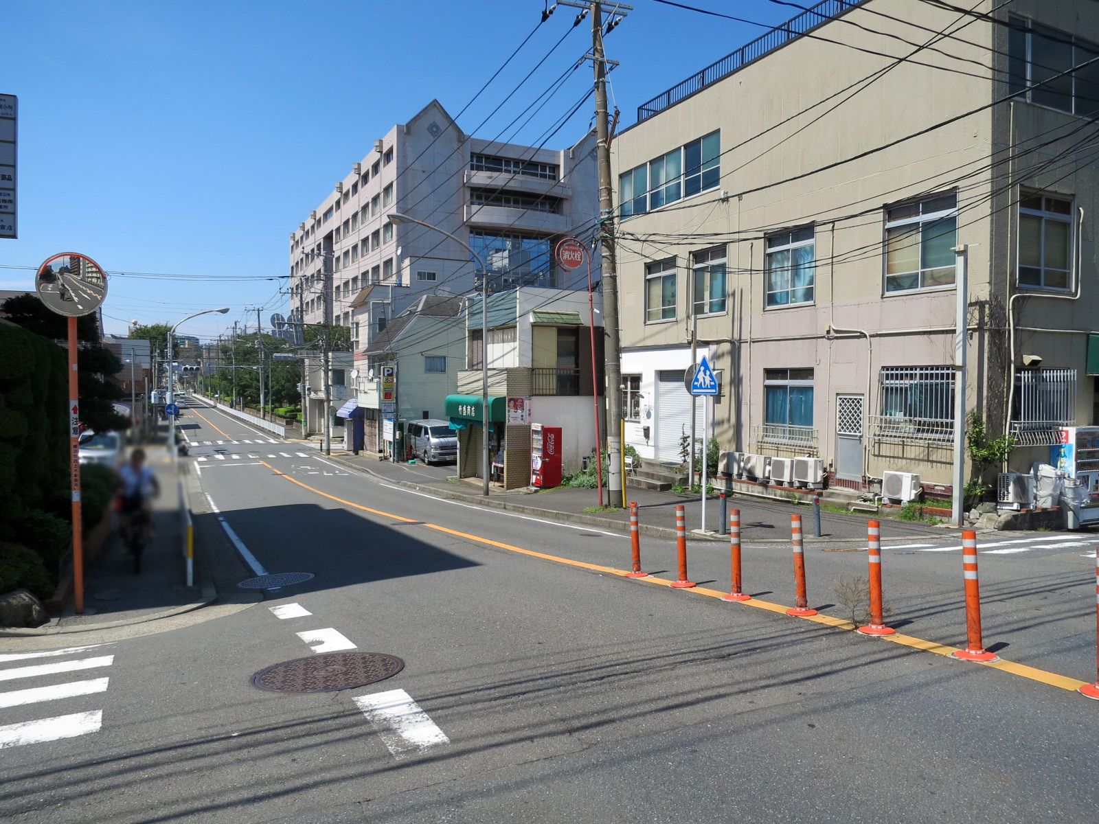 中澤ビル前面の通り