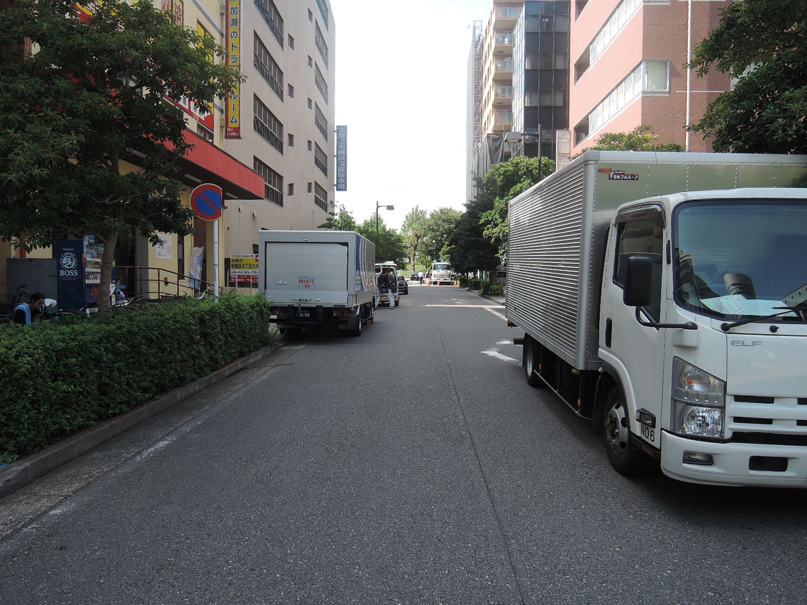 加瀬ビル88前面の通り