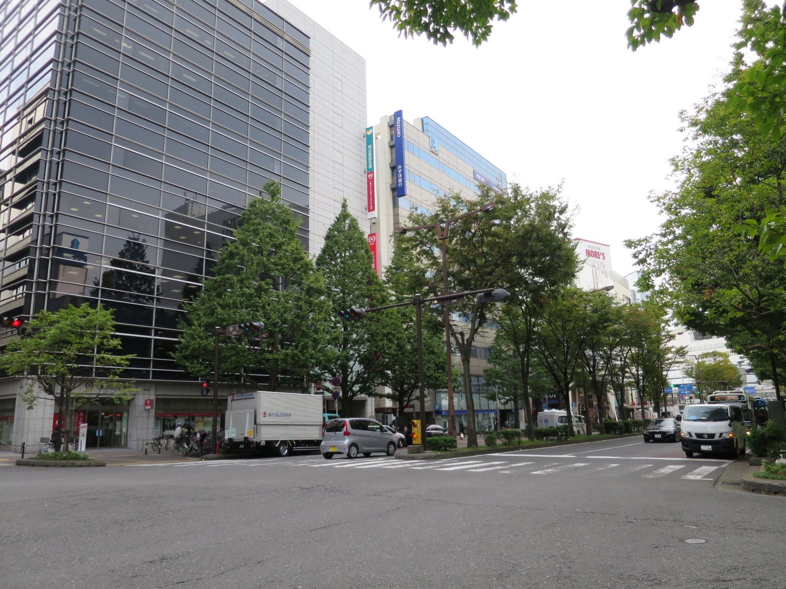 ヒューリック川崎ビル前面の通り