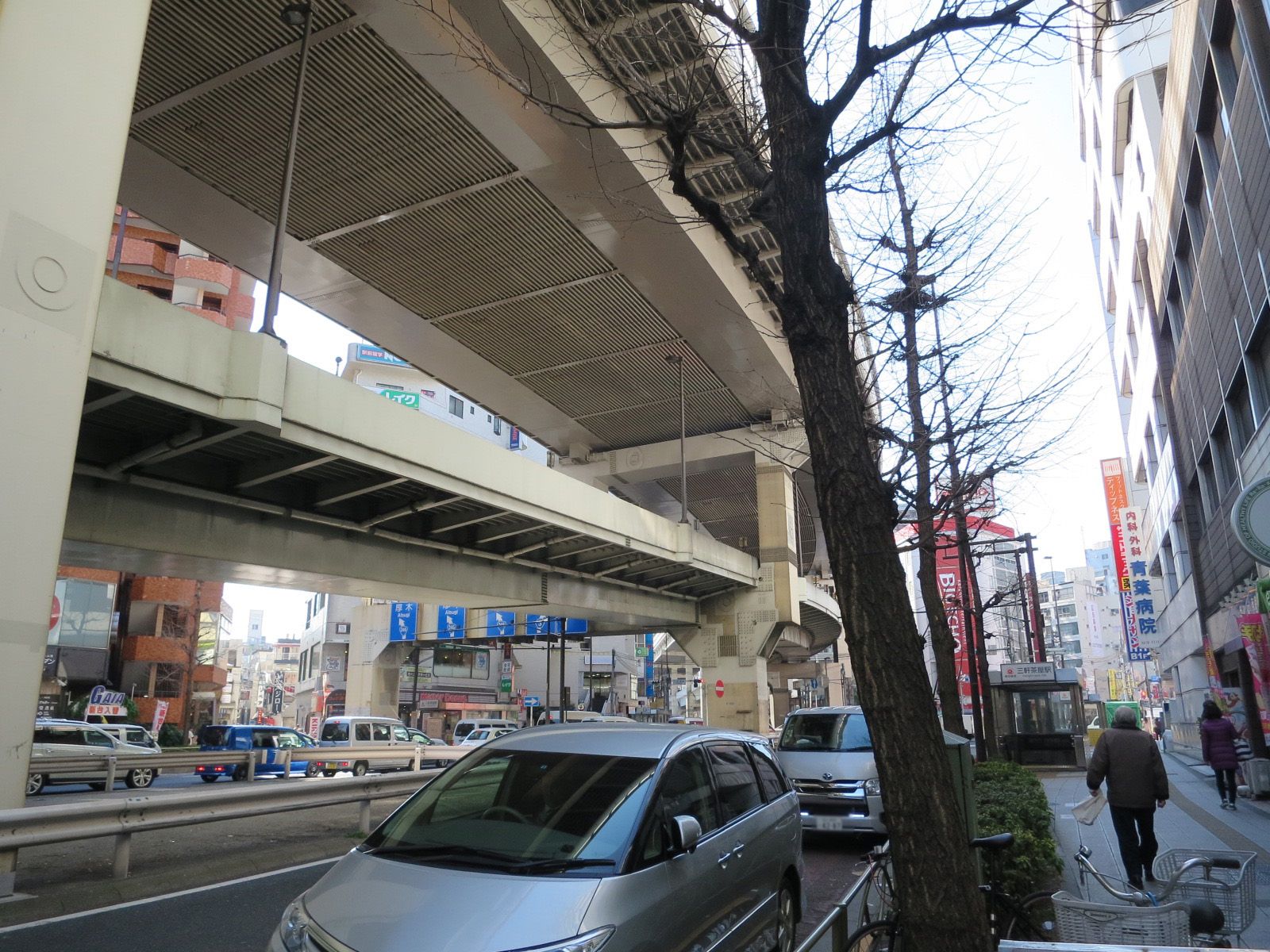 玉川通り沿いの立地