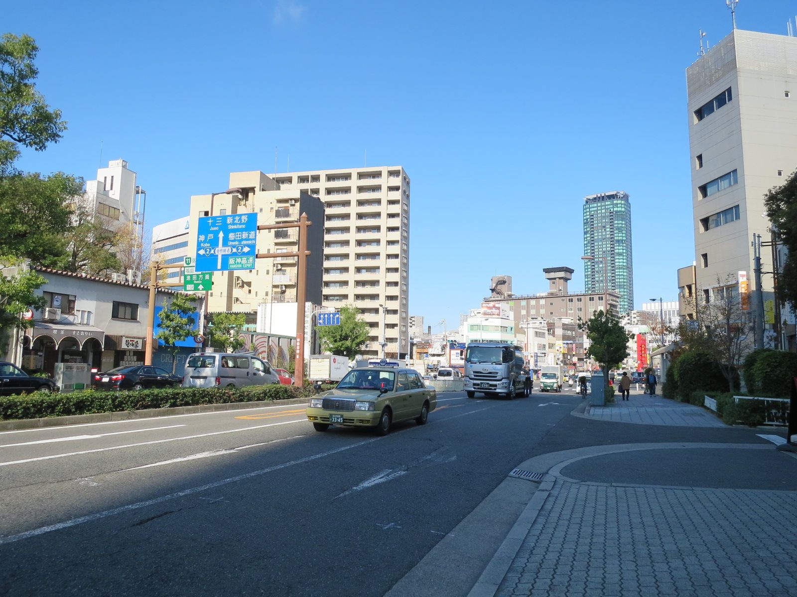 近くのなにわ筋