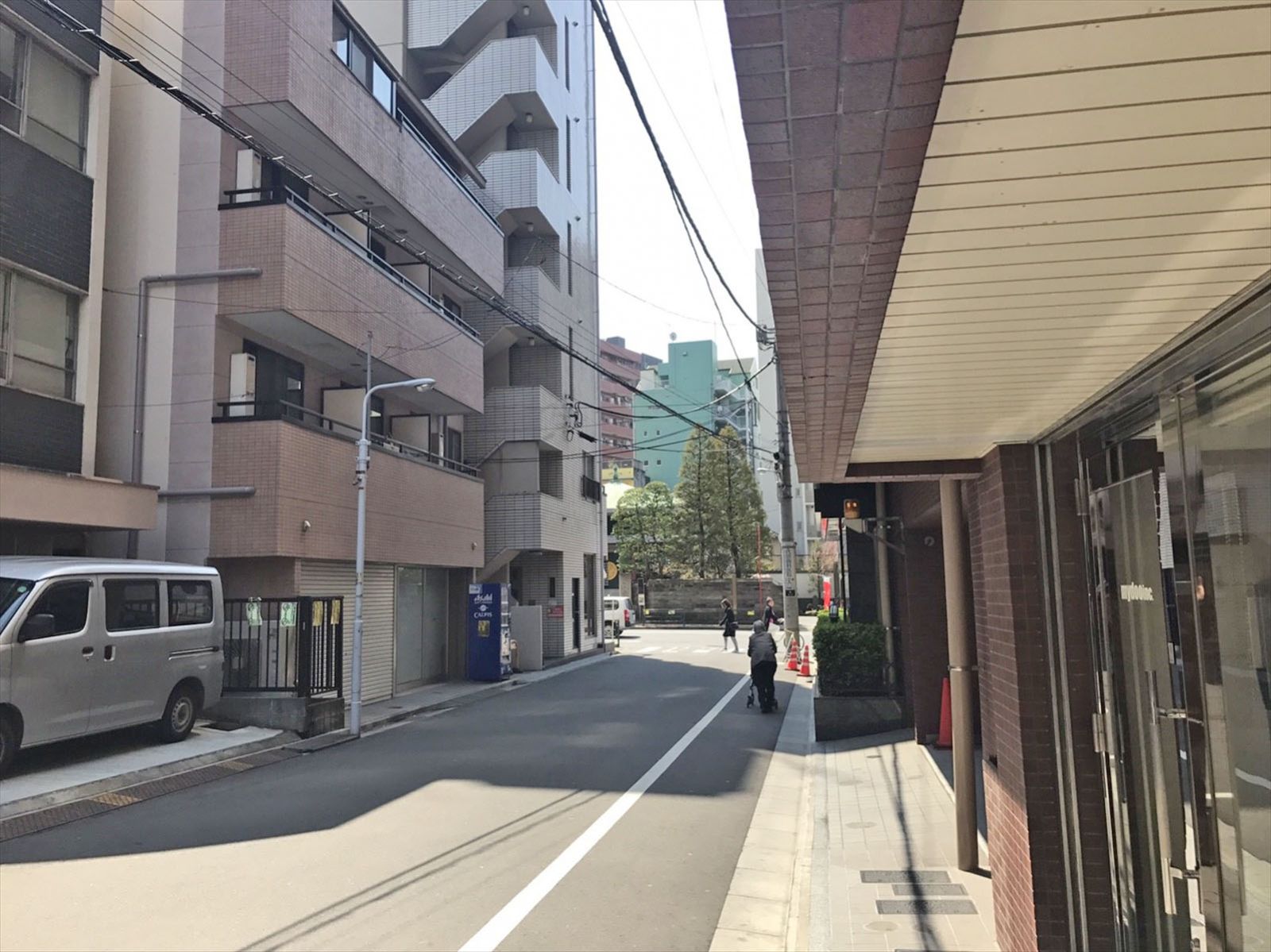 オフィスビル近くの様子