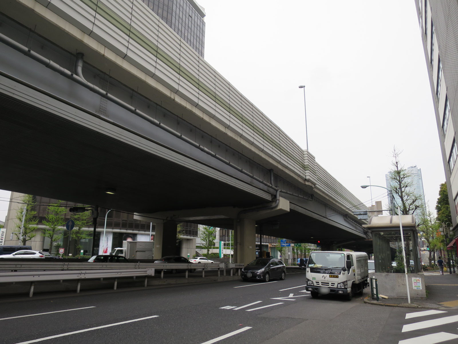 首都高速至近