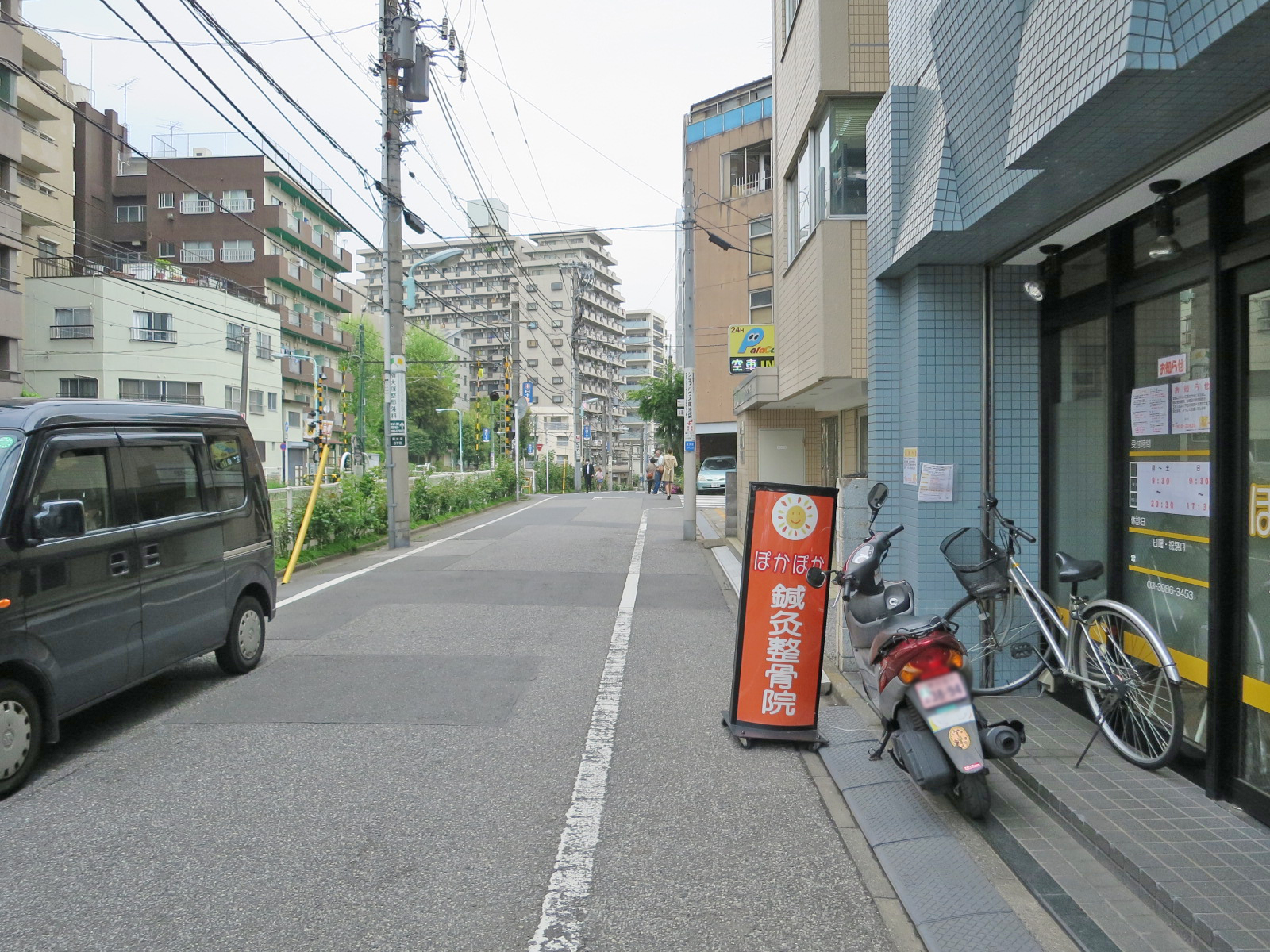 メゾン南大塚前面の通り