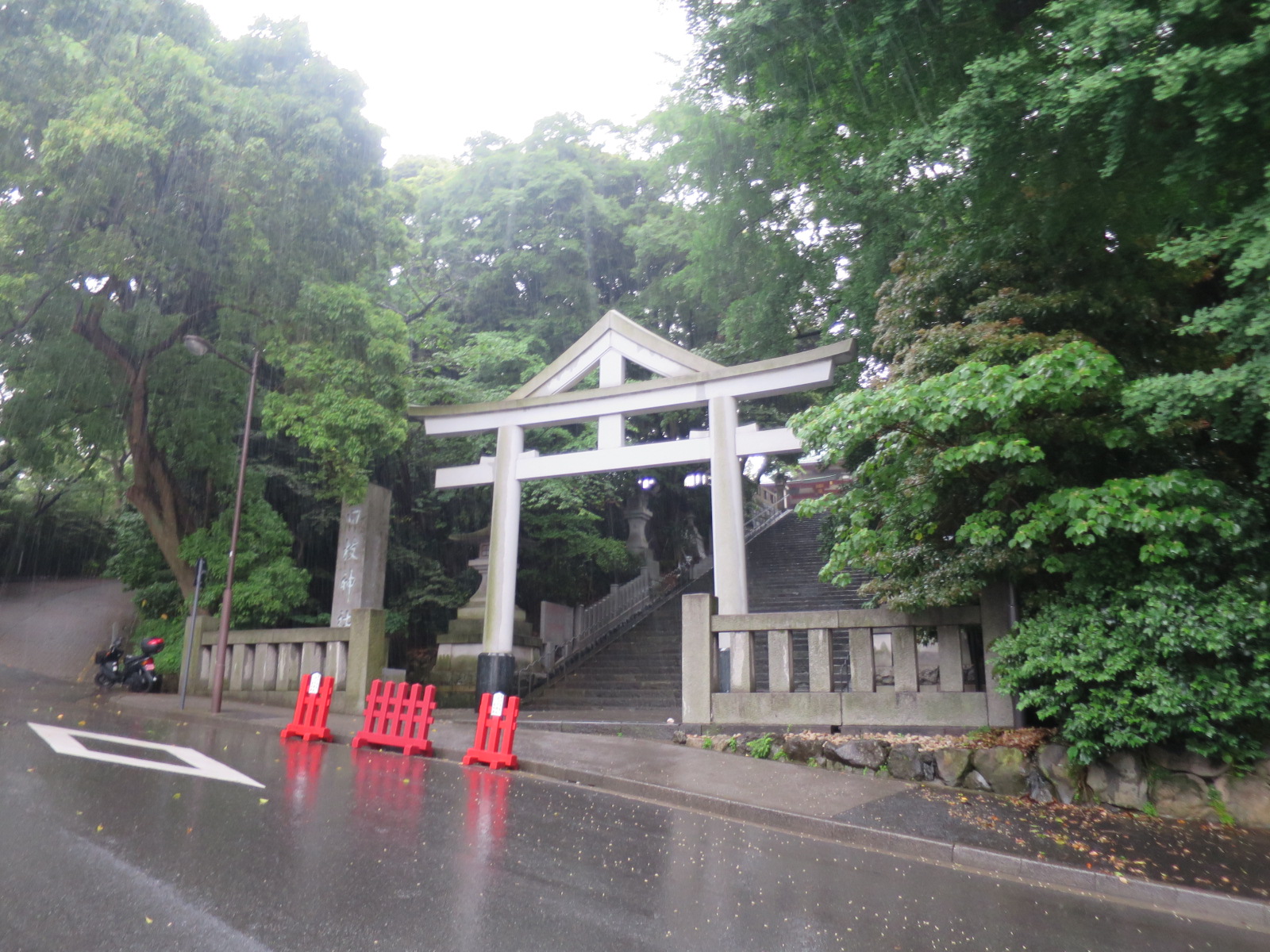 すぐ近くにある日枝神社