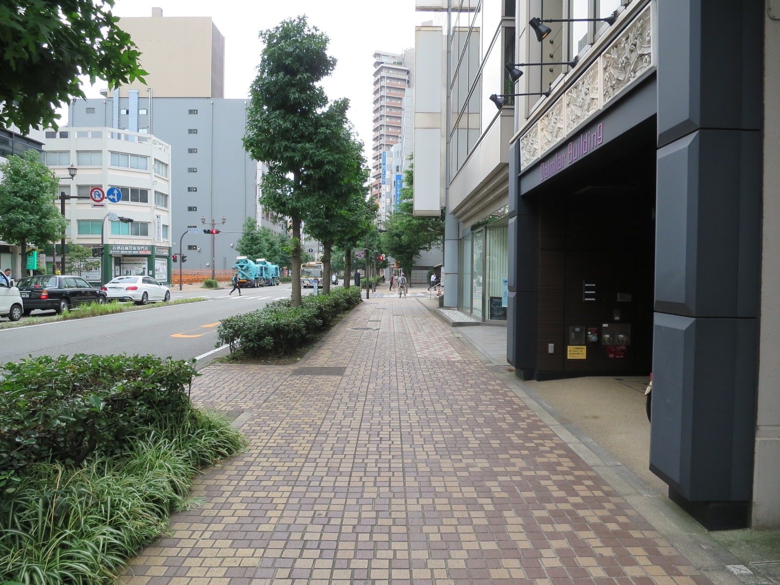 産経横浜ビル前面の通り
