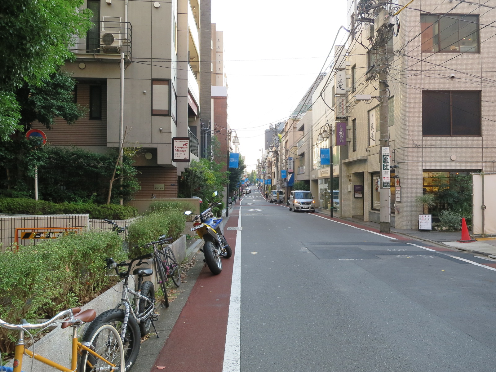 Barbizon54前面の通り