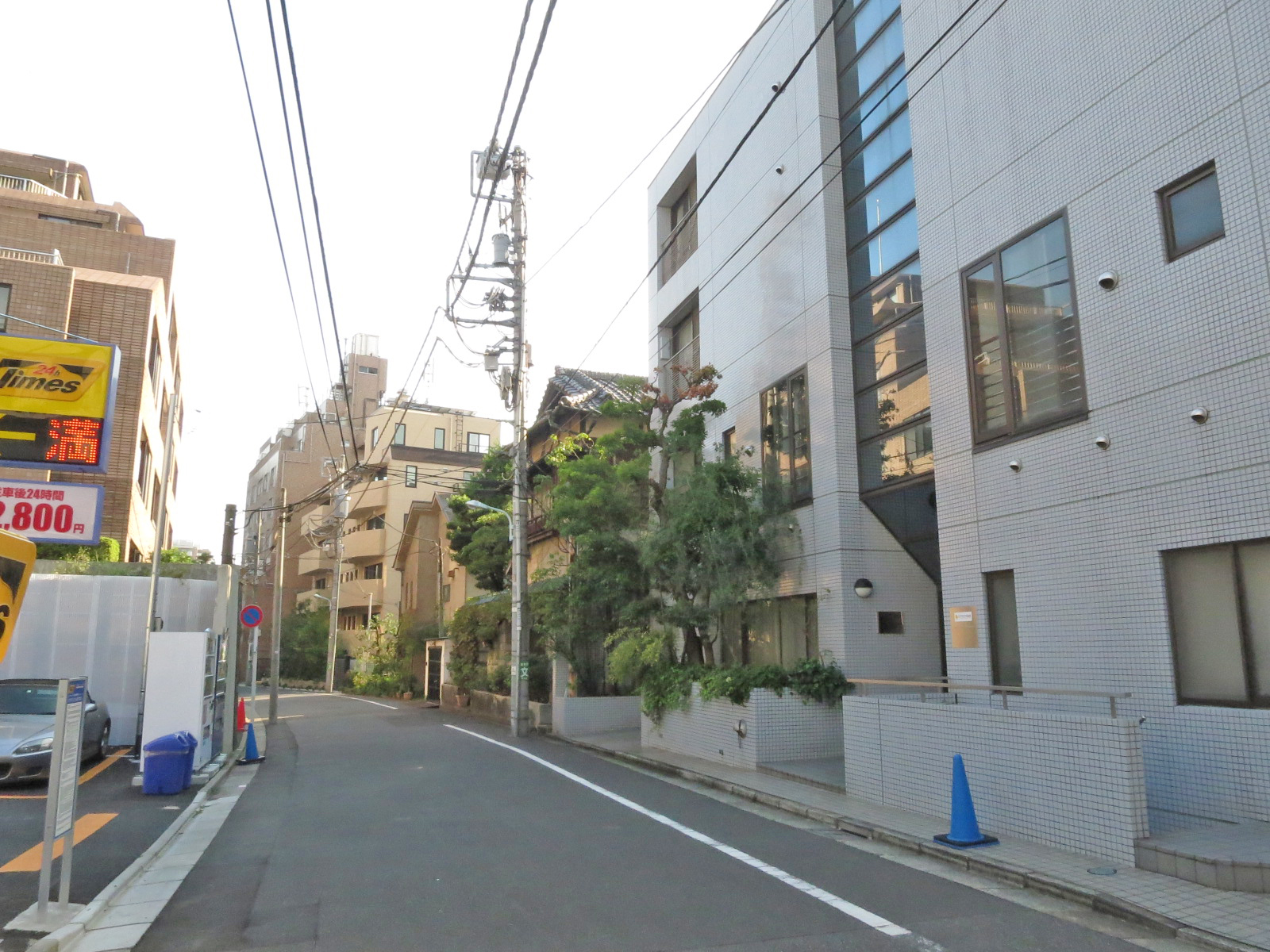 周辺は静かなエリア