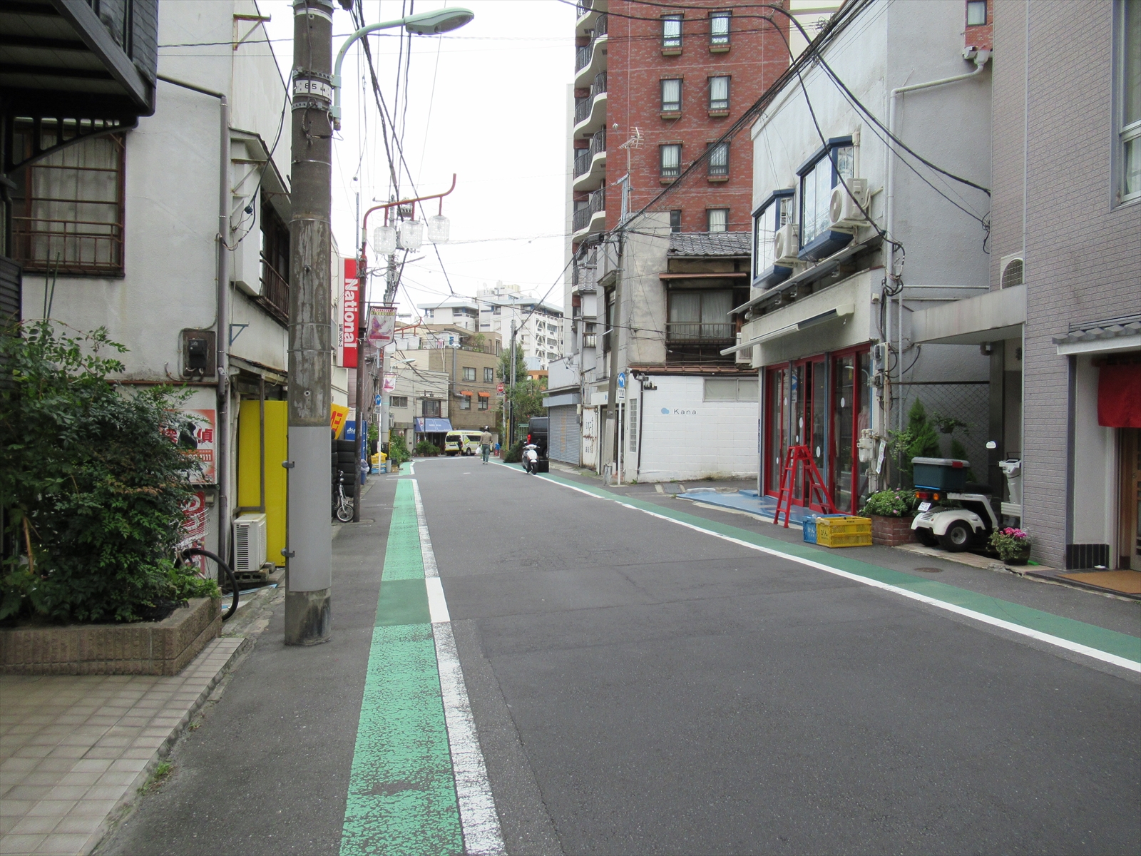 オフィスビル前面道路